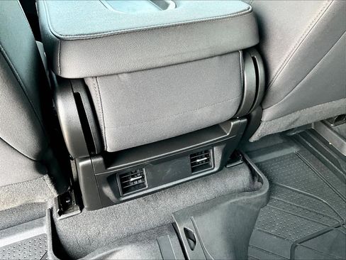 Used 2024 Chevrolet Silverado 2500 Custom AWD/4WD image 10
