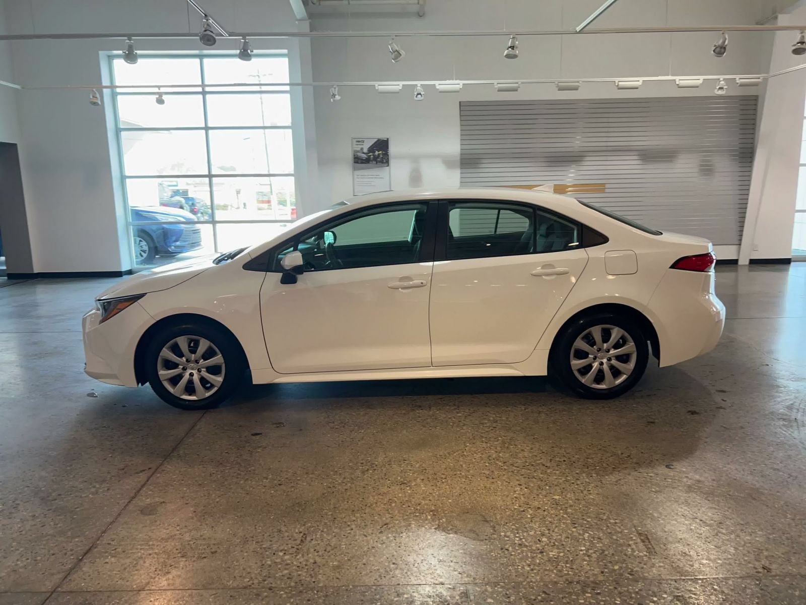 Used 2025 Toyota Corolla LE FWD image 8