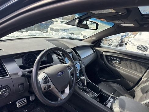 Used 2018 Ford Taurus SHO image 10