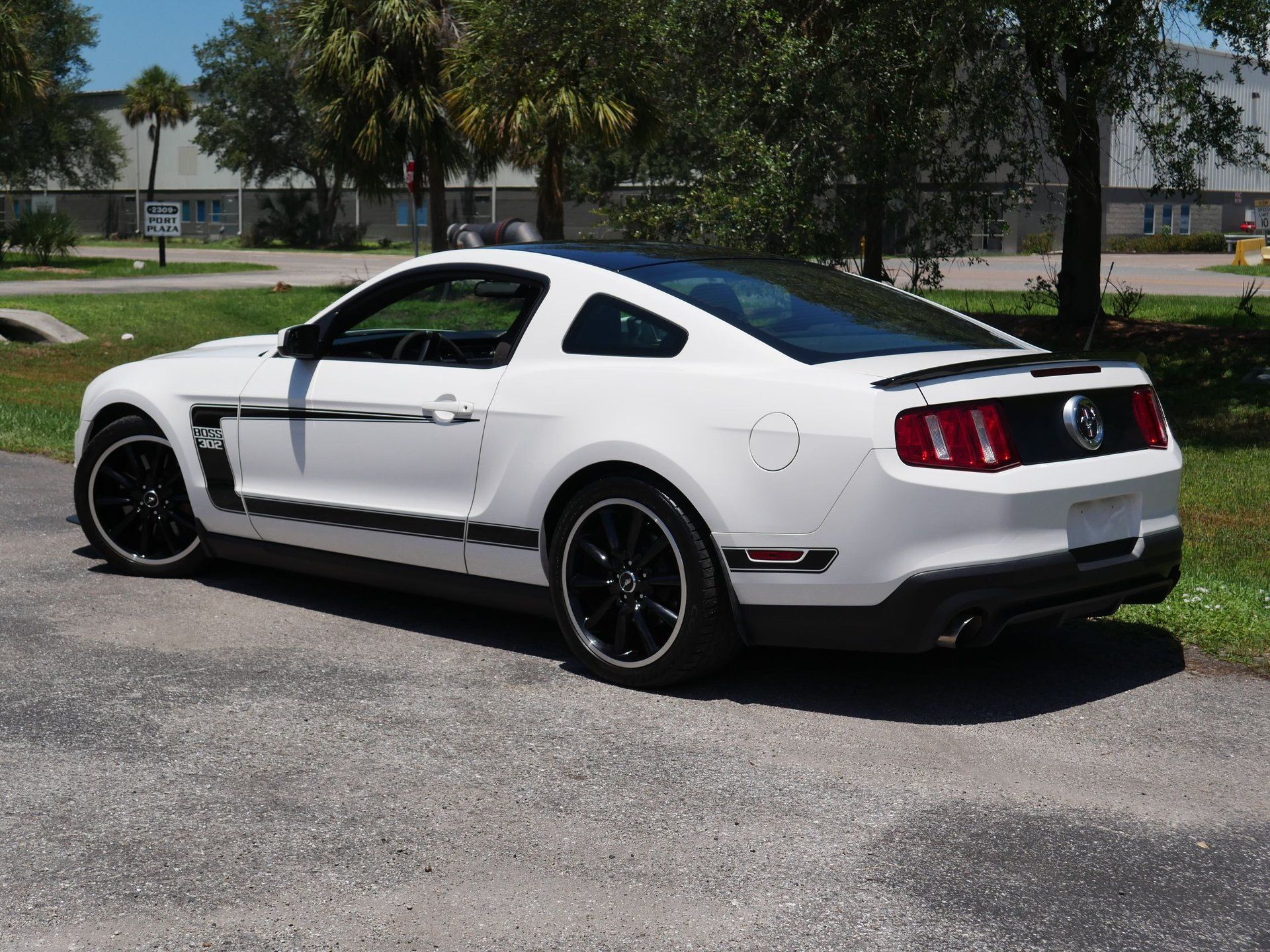 Used 2012 Ford Mustang Boss 302 w/ Boss 302 Accessory Pkg RWD image 21
