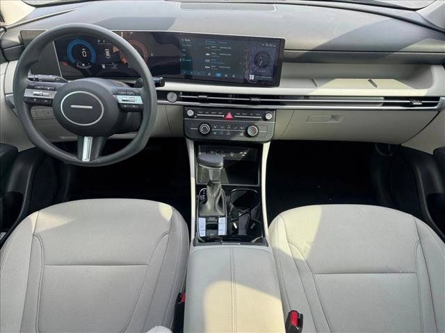Used 2025 Hyundai Tucson SE FWD image 17