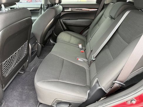 Used 2015 Kia Sorento LX FWD image 16
