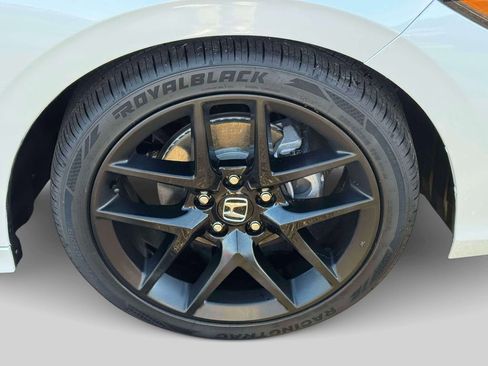 Used 2025 Honda Civic Sport image 9