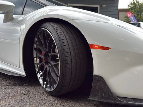 Used 2017 Lamborghini Huracan LP 580-2 RWD image 16