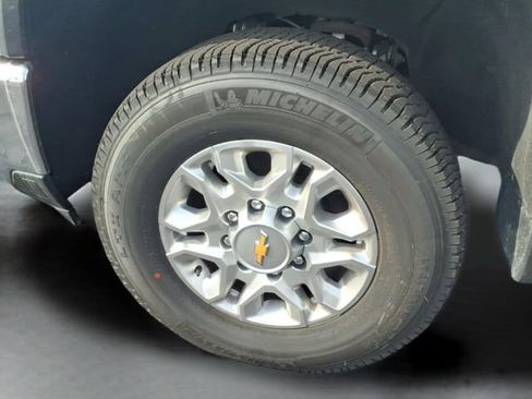 Used 2024 Chevrolet Silverado 2500 LTZ w/ LTZ Plus Package AWD/4WD image 17