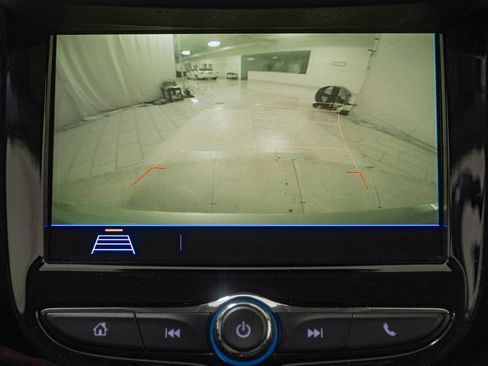 Used 2018 Chevrolet Trax LT w/ LT Convenience Package image 27