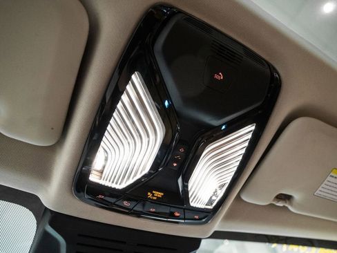 Used 2024 BMW X7 xDrive40i w/ Parking Assistance Package image 23