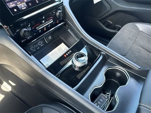 New 2025 Jeep Grand Cherokee L Altitude image 23