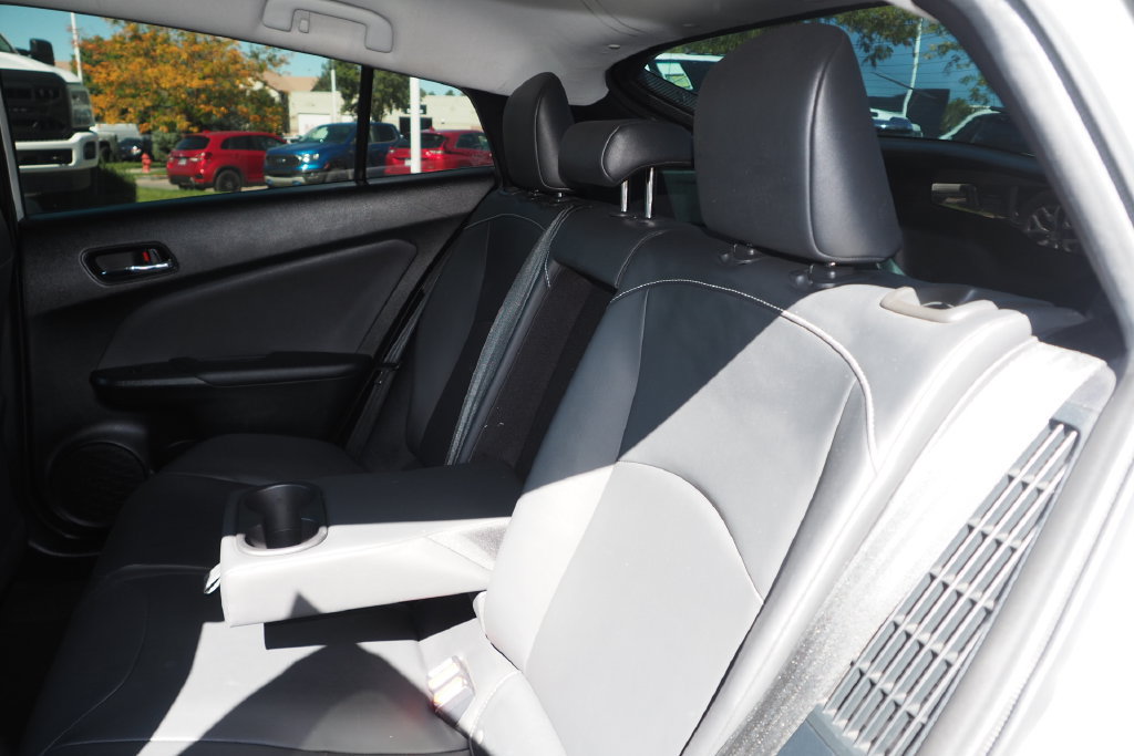 Used 2022 Toyota Prius Prime XLE FWD image 15