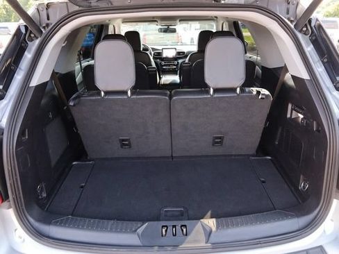 Used 2021 Ford Explorer Limited w/ Equipment Group 301A AWD/4WD image 7