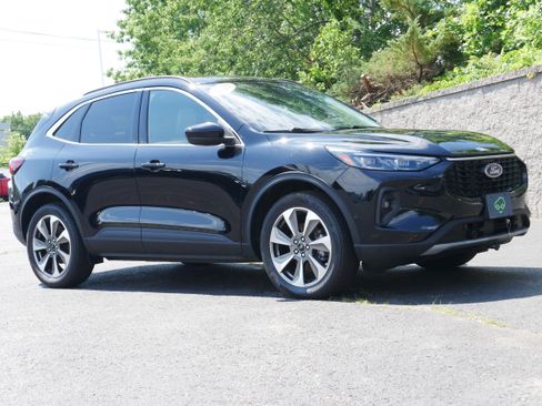 Used 2024 Ford Escape Platinum w/ Premium Technology Package AWD/4WD image 9