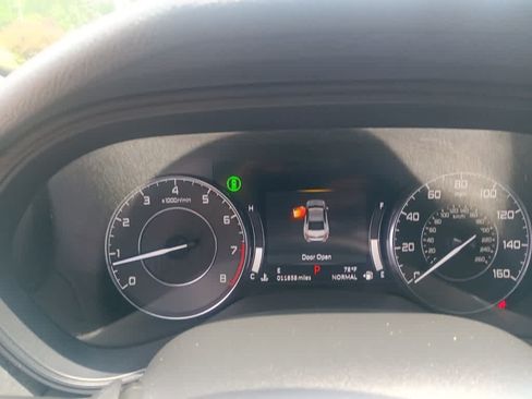 Used 2023 Acura TLX FWD image 9
