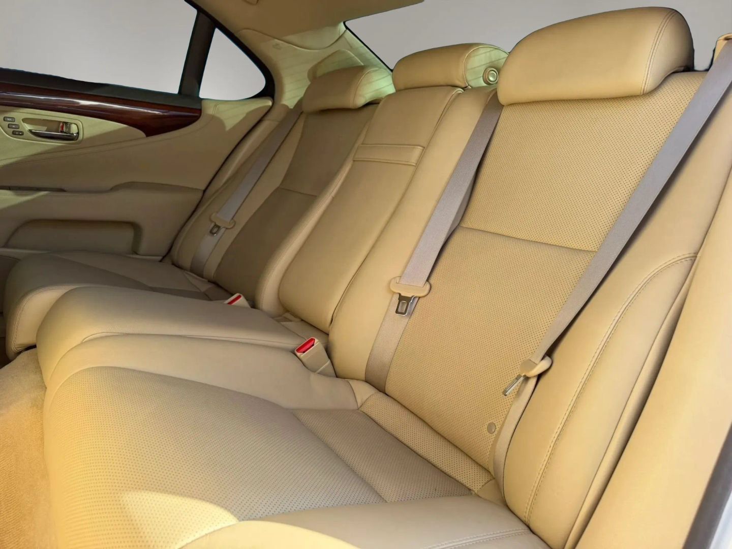 Used 2007 Lexus LS 460 RWD image 14