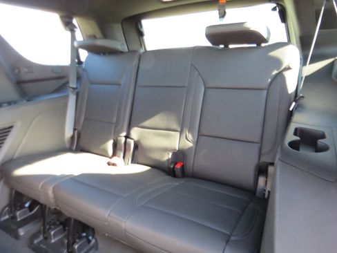 Used 2024 Chevrolet Tahoe Z71 w/ Z71 Off-Road Package image 12