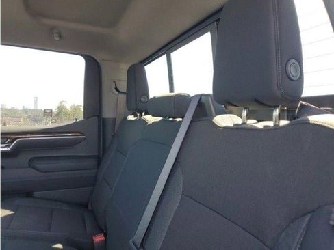 New 2026 GMC Sierra 1500 SLE w/ X31 Off-Road Package image 11