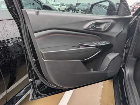 Used 2025 Chevrolet Trax RS w/ Driver Confidence Package FWD image 22