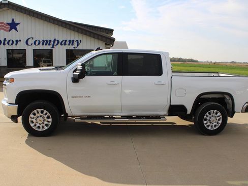 Used 2021 Chevrolet Silverado 2500 LT w/ Z71 Off-Road Package image 8