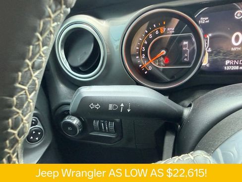 Used 2019 Jeep Wrangler Unlimited Sahara AWD/4WD image 23
