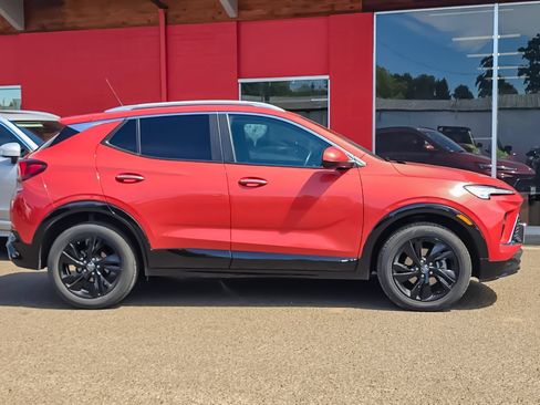 Used 2024 Buick Encore GX Sport Touring AWD/4WD image 2