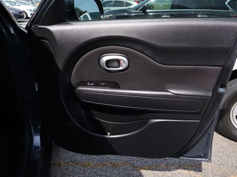 Used 2016 Kia Soul + FWD image 16