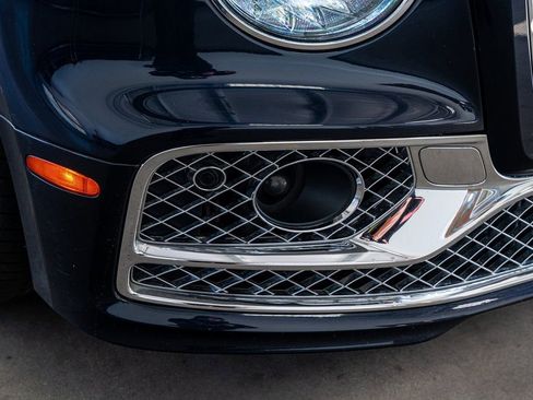 Used 2020 Bentley Flying Spur W12 image 20