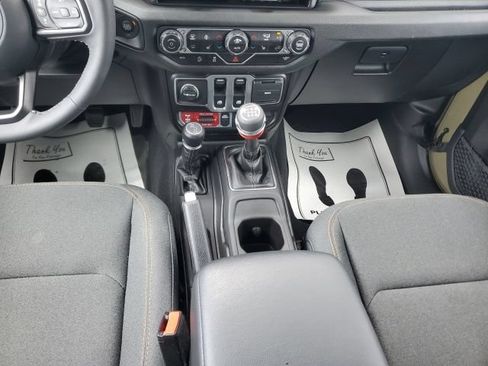 Used 2025 Jeep Wrangler Sport AWD/4WD image 22