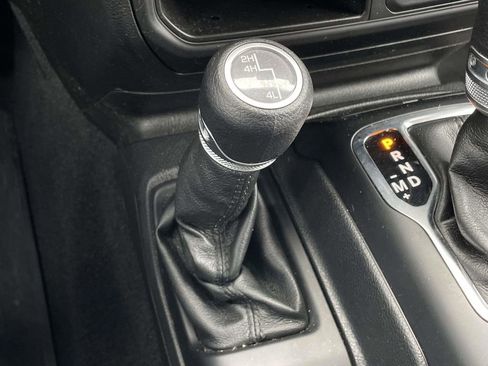 Used 2021 Jeep Wrangler Sport AWD/4WD image 19