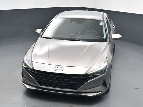 Used 2022 Hyundai Elantra SE image 20