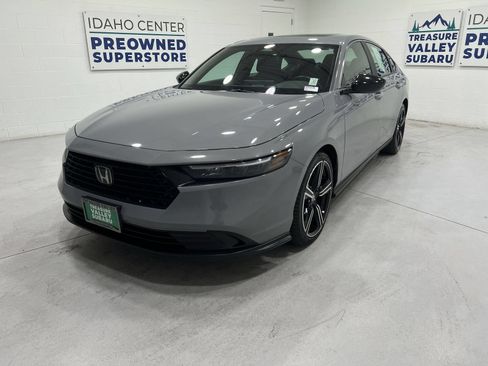 Used 2024 Honda Accord Sport image 4