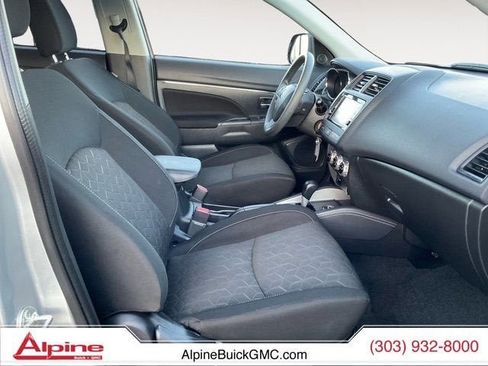 Used 2025 Mitsubishi Outlander Sport AWD image 11