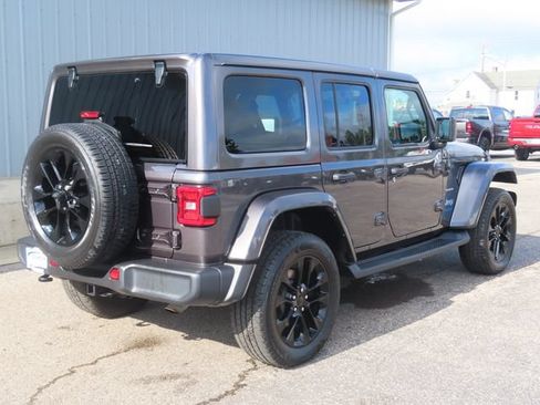 Used 2021 Jeep Wrangler Unlimited Sahara AWD/4WD image 3