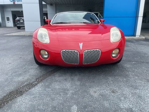 Used 2007 Pontiac Solstice Convertible w/ Premium Package RWD image 3