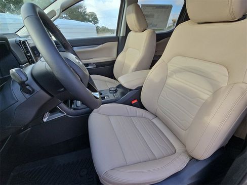 New 2025 Ford Ranger Lariat image 13