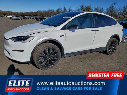 Used 2023 Tesla Model X image 1