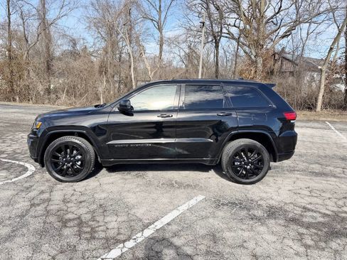 Used 2020 Jeep Grand Cherokee Altitude image 8