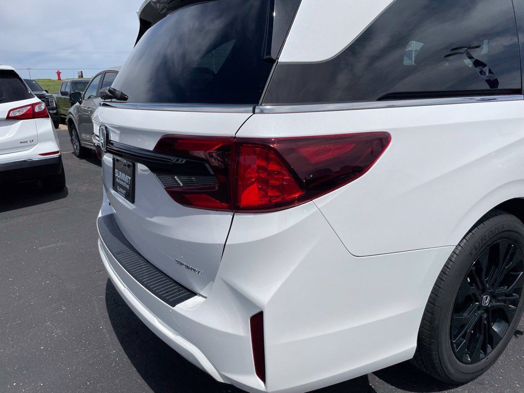 Used 2025 Honda Odyssey Sport-L image 33