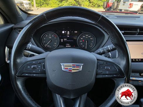 Used 2019 Cadillac XT4 Premium Luxury FWD image 33