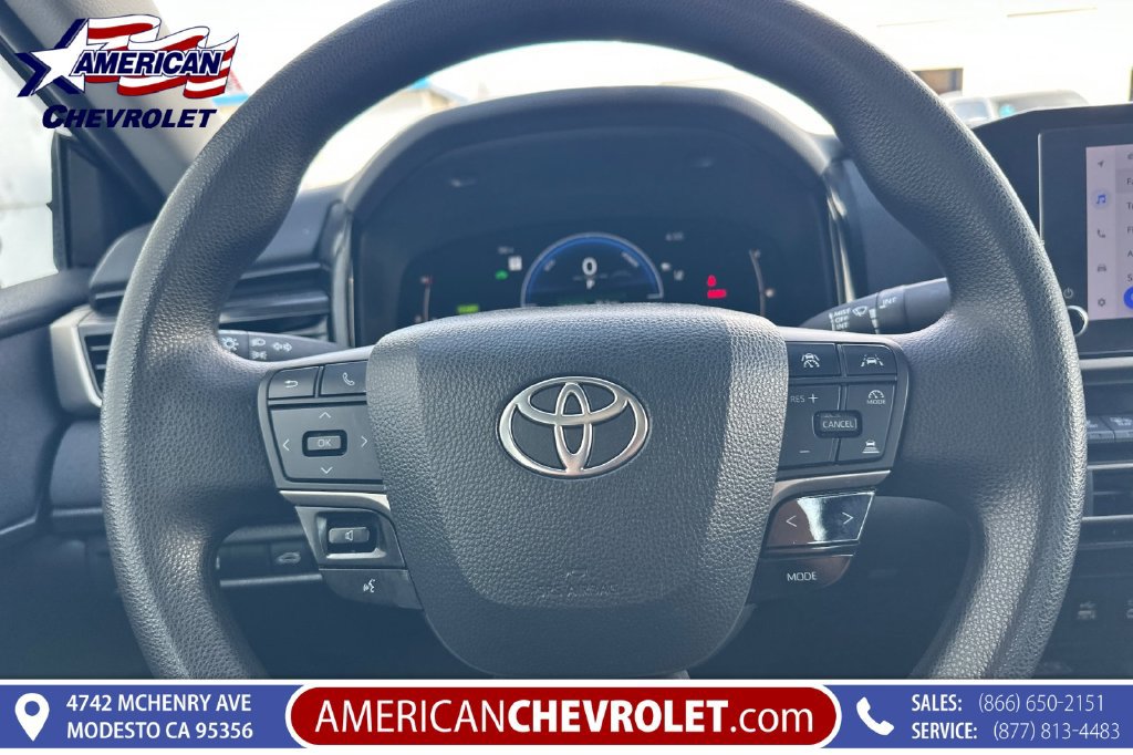 Used 2025 Toyota Camry LE FWD image 31