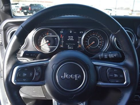 Used 2022 Jeep Wrangler Unlimited Sahara image 25