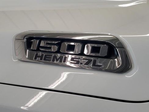 Used 2019 RAM 1500 Big Horn AWD/4WD image 6
