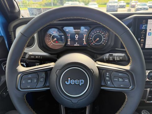 Used 2024 Jeep Wrangler Unlimited Sport AWD/4WD image 11