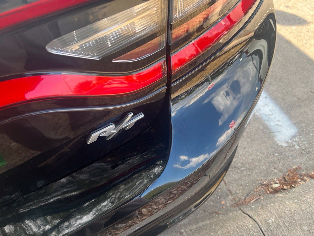 Used 2015 Dodge Charger R/T RWD image 4