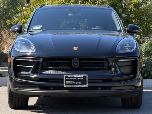 Used 2026 Porsche Macan AWD/4WD image 10