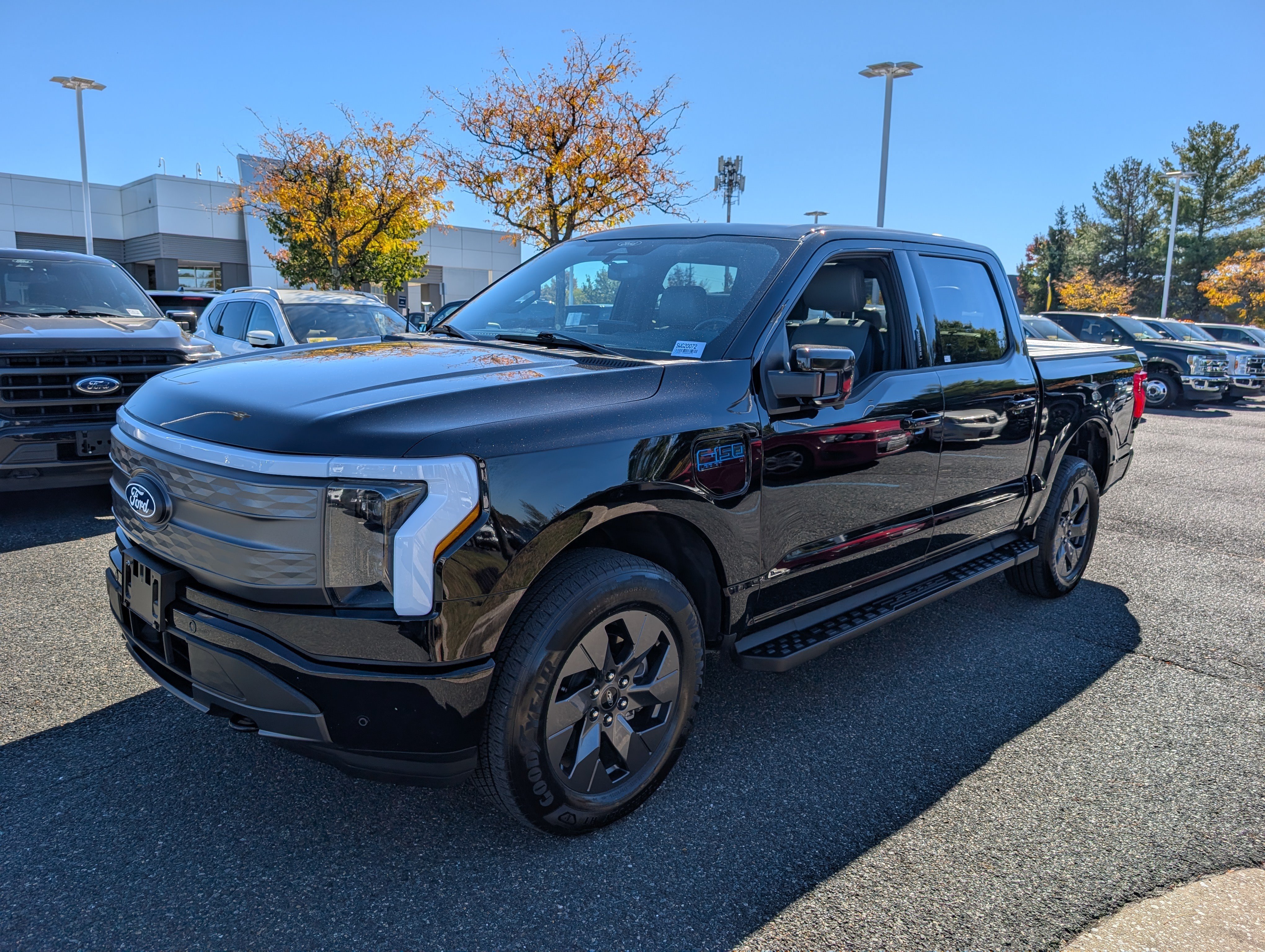 Certified 2025 Ford F150 Lightning Lariat AWD/4WD image 8