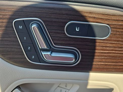 Certified 2025 Mercedes-Benz GLB 250 image 29