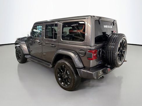 Used 2025 Jeep Wrangler Unlimited Sahara AWD/4WD image 5