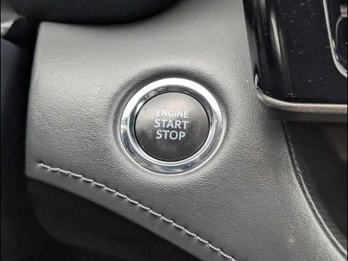 Used 2023 Toyota Highlander XLE image 17