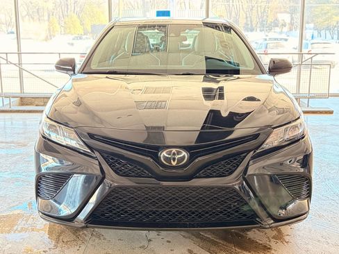 Used 2019 Toyota Camry SE image 5