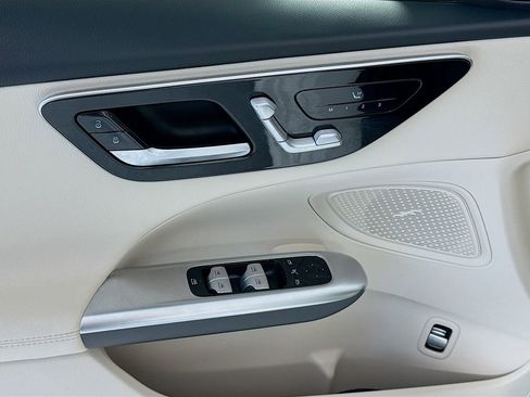Certified 2025 Mercedes-Benz C 300 Sedan image 23