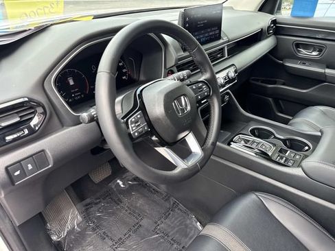Certified 2023 Honda Pilot Touring image 21